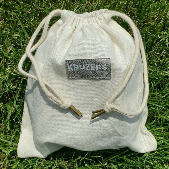 ♻️DONATED ♻️ KRUZERS   (FOLDABLE | TRAVEL FLATS) - Picture 4 of 5